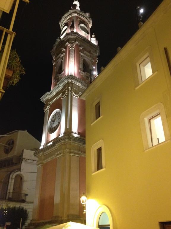 Apartamento Fronte Al Porto Salerno Exterior foto